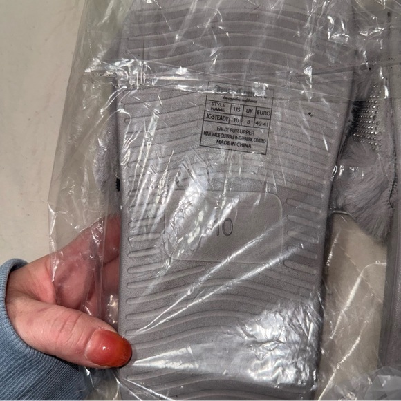 Juicy Couture Steady Grey Faux Fur Rhinestones Women’s Slide Slippers Size 10 - Picture 4 of 5